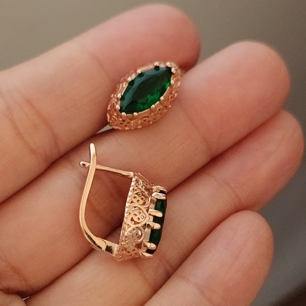 Elegant Green and Gold Earrings